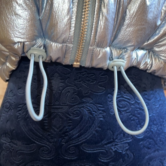 New Light Blue/silver shimmer Cropped Puffer - Picture 14 of 16